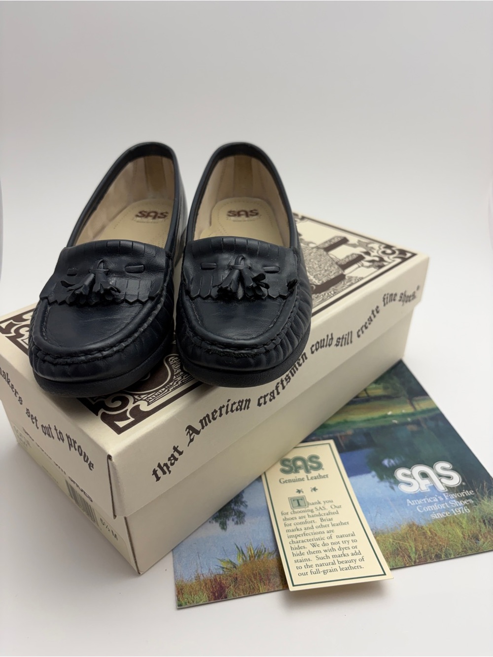 SAS Softie Women’s 5.5 M Navy Leather Kiltie Tassel Loafers USA w/ Original Box